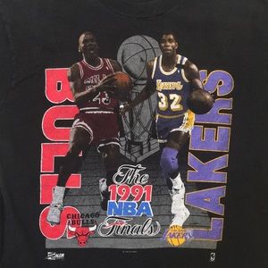 Vintage Jordan/Magic Shirt. Size: L